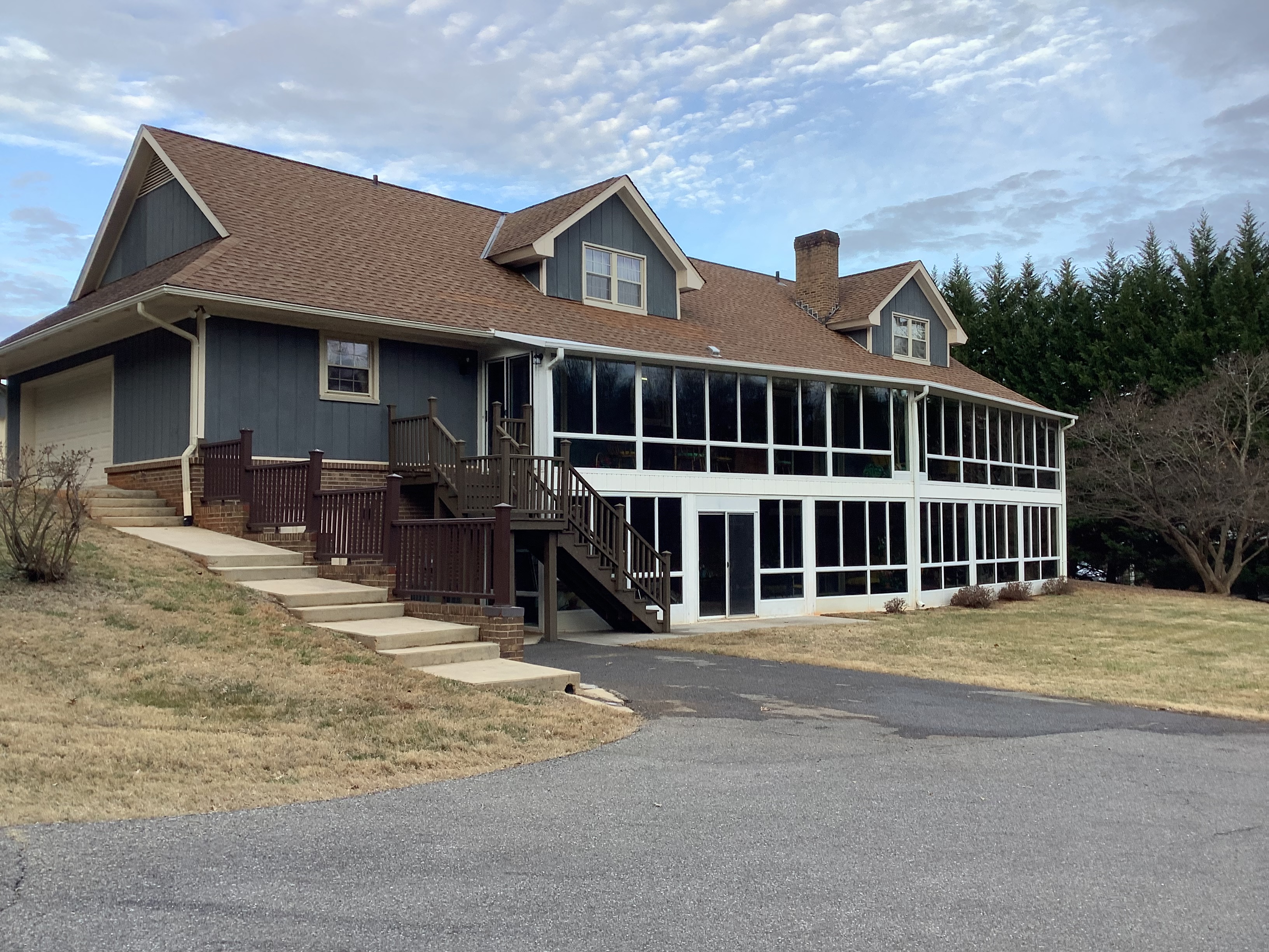 House Washing in Bedford, VA